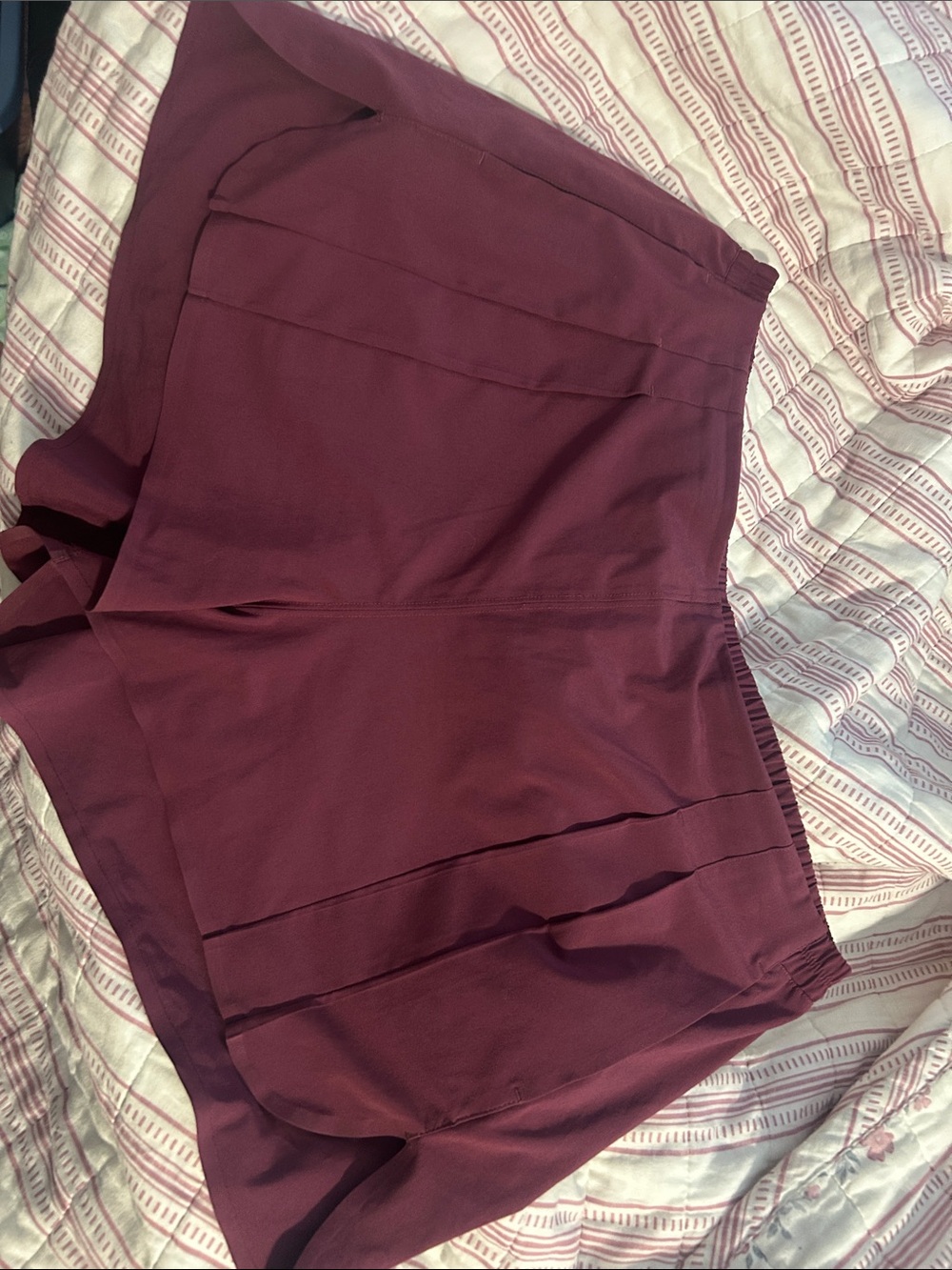 Lululemon Go Endeavor wine color shorts